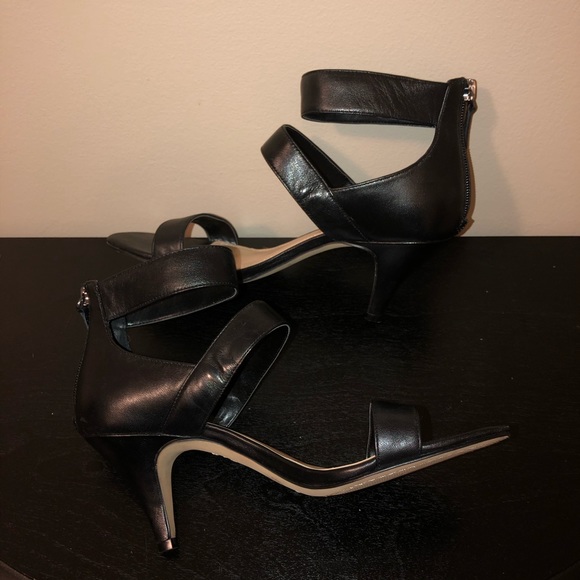 Vince Camuto”Meegan”Black Strapped Heel,Size-7 - Picture 4 of 6